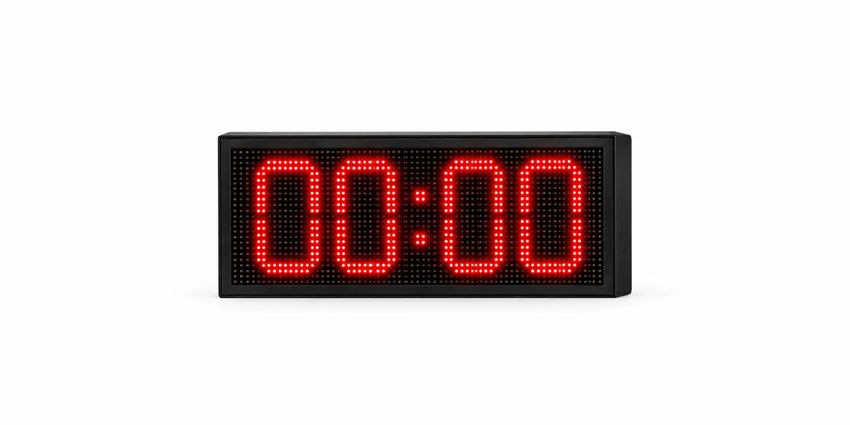 GAMA Teknoloji 32×16 cm mini dış mekân dijital LED saat; beyaz arka planda kırmızı LED 00:00 gösterimli kompakt duvar tipi saat.